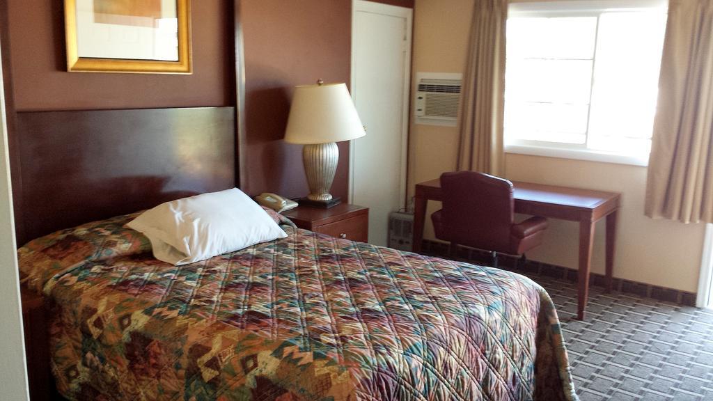 Executive Inn & Suites Lakeview Oda fotoğraf
