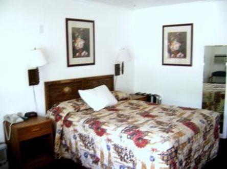 Executive Inn & Suites Lakeview Dış mekan fotoğraf