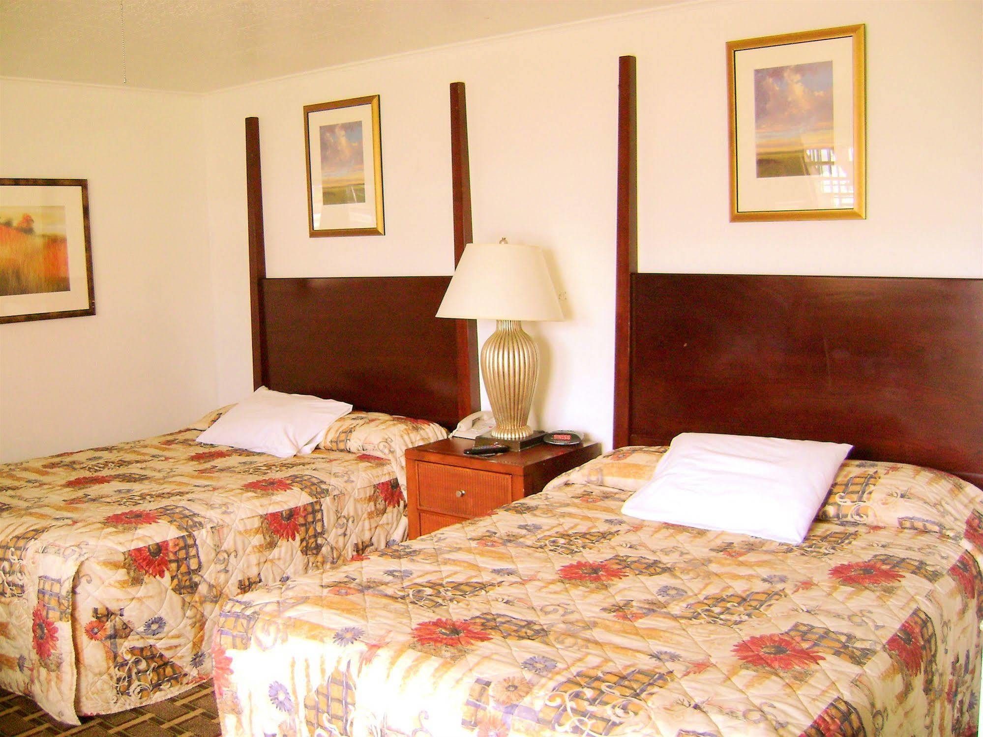 Executive Inn & Suites Lakeview Dış mekan fotoğraf
