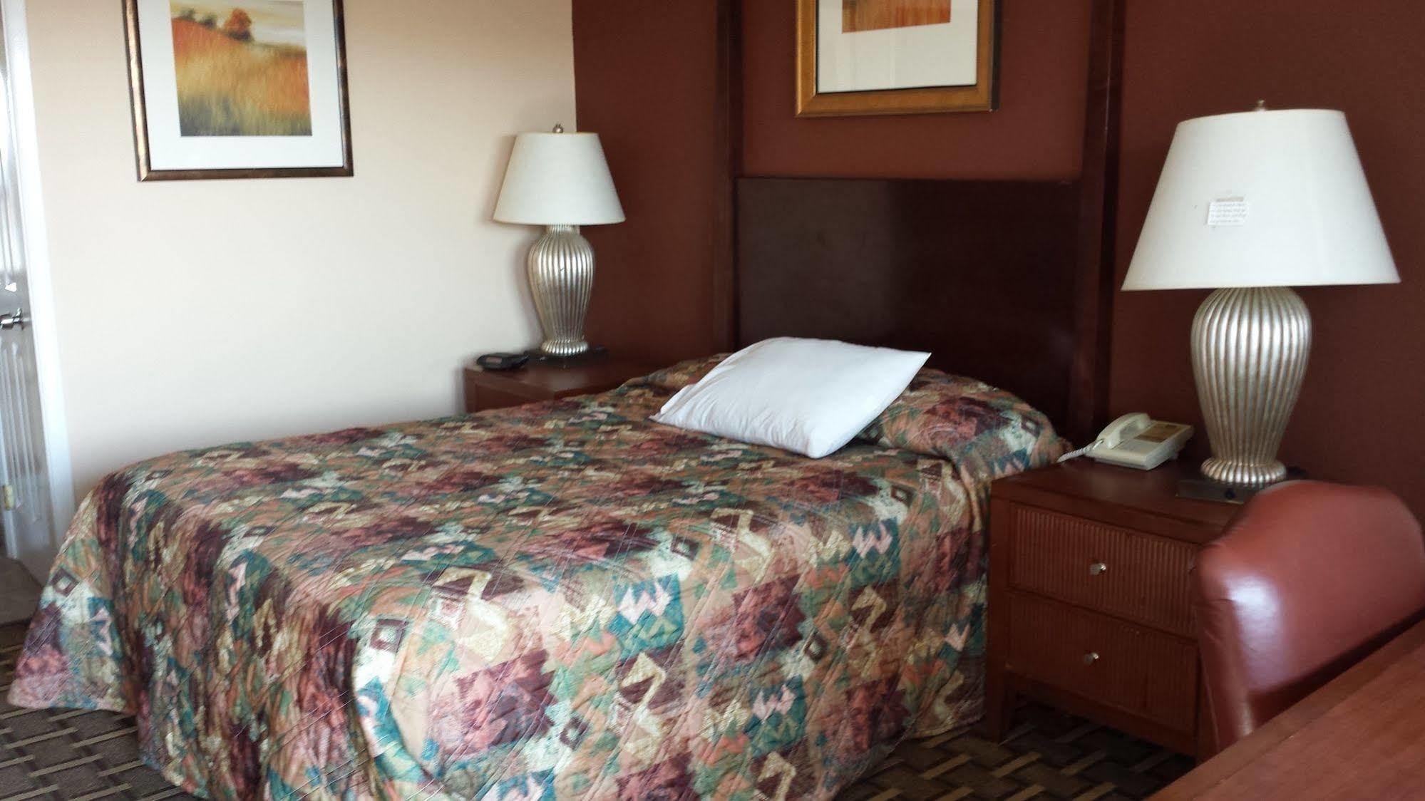 Executive Inn & Suites Lakeview Dış mekan fotoğraf