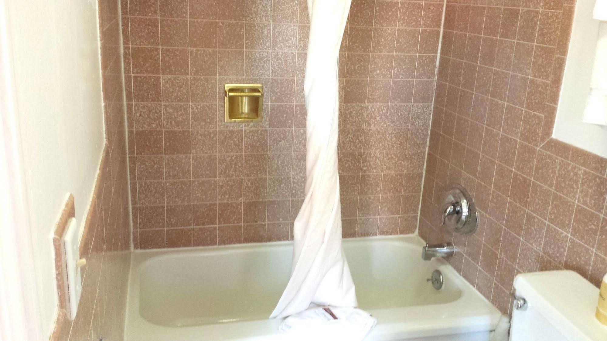 Executive Inn & Suites Lakeview Dış mekan fotoğraf